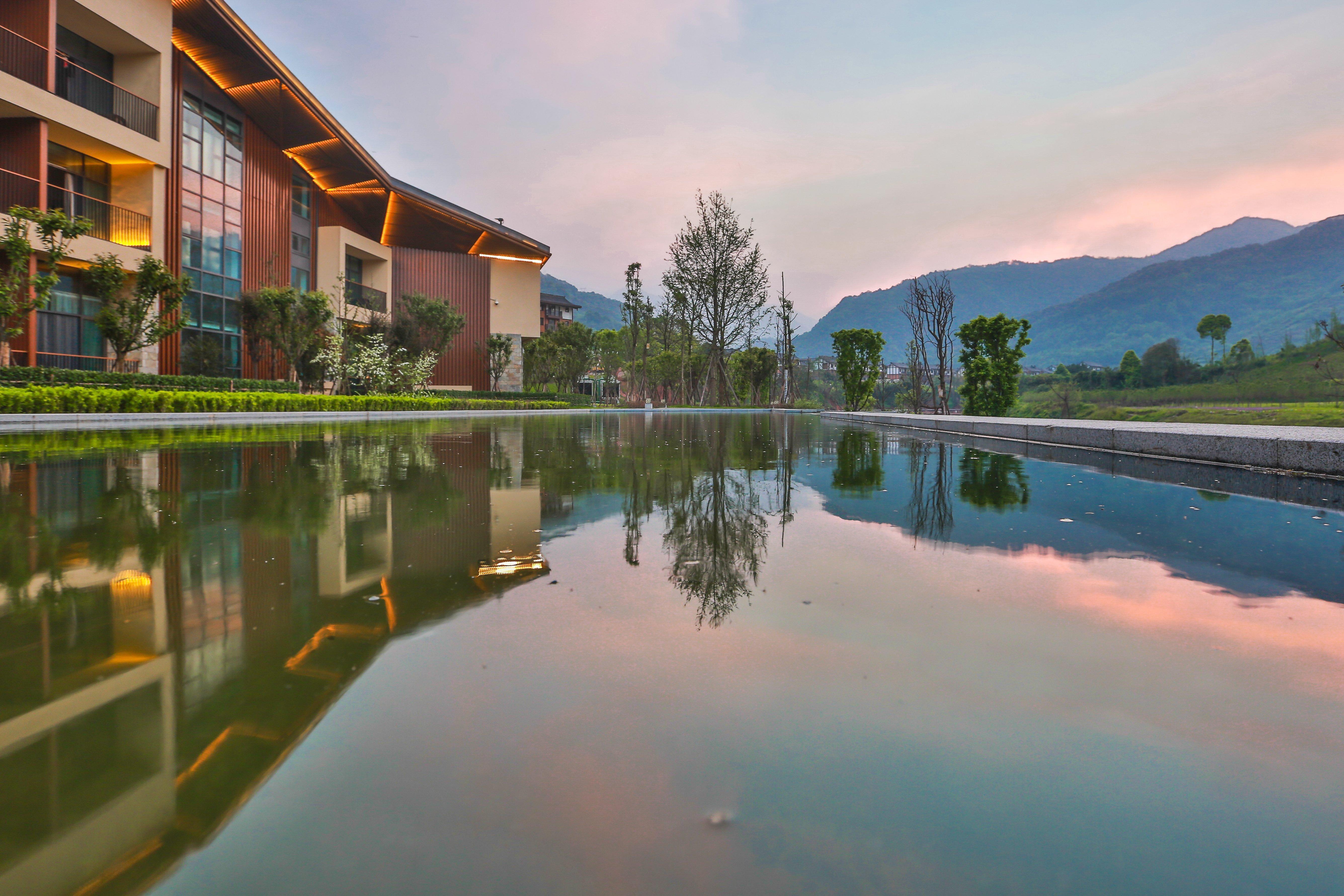 Holiday Inn Express Emei Mountain By Ihg Emeishan Exterior foto